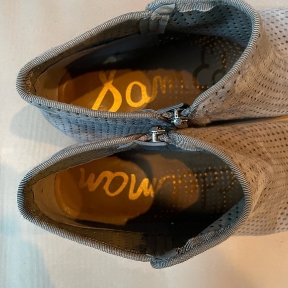 Sam Edelman Perforated‎ Bootie Taupe Size 7.5 - Picture 5 of 7